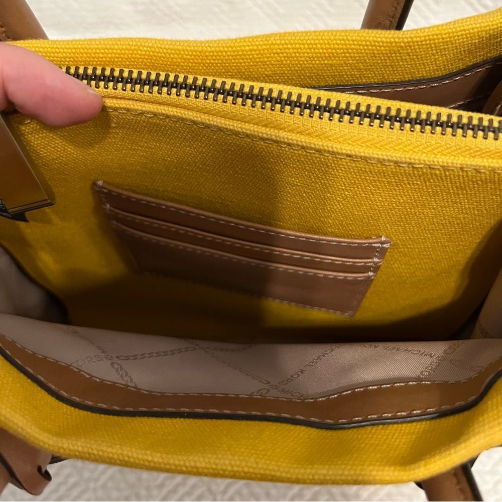 Michael Kors Mercer Messenger Crossbody Purse Jasmine Yellow - Canvas & Leather - Picture 10 of 16